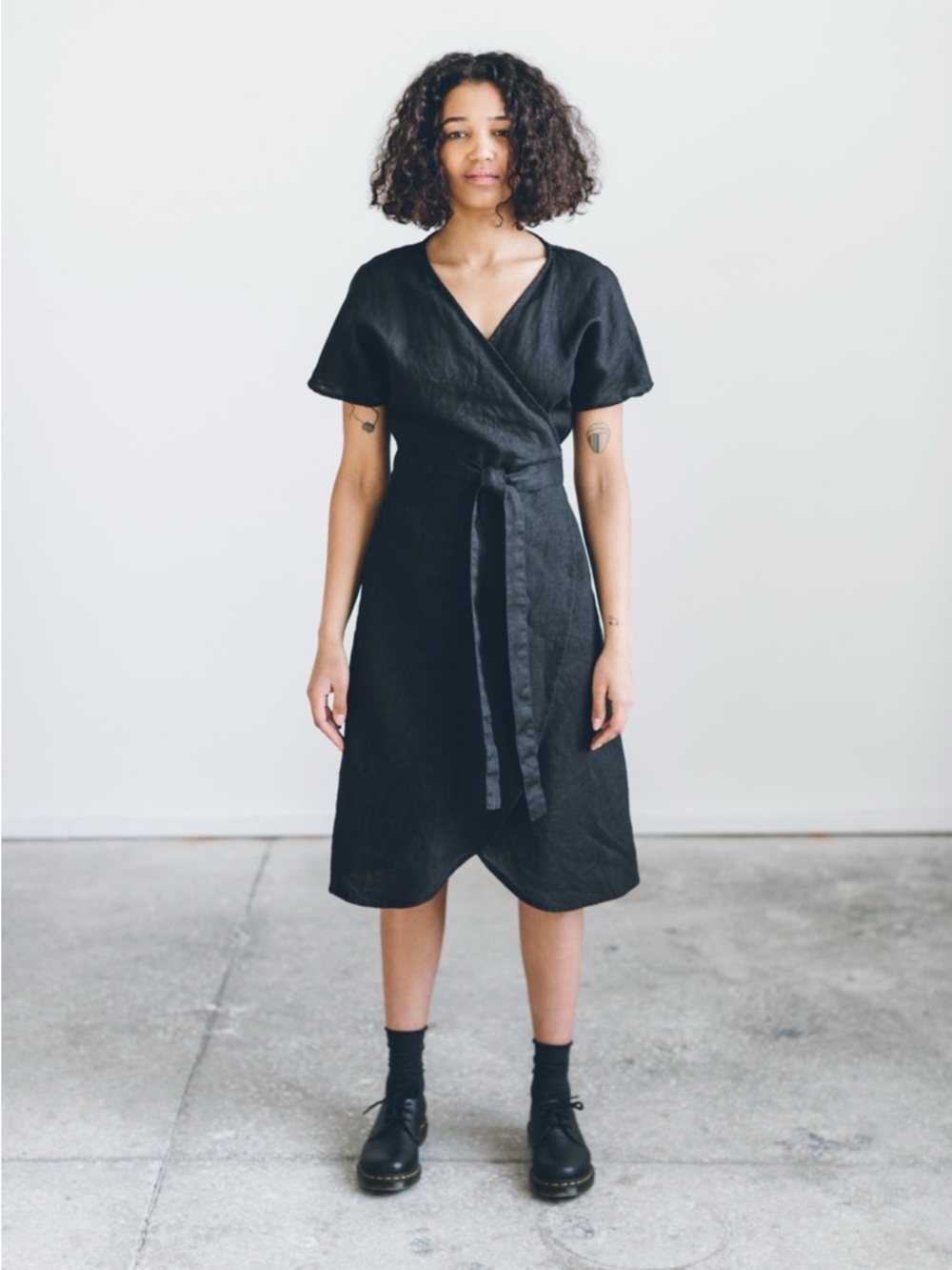 LINENFOX:  Linen Short-sleeve Wrap Dress Sz.XS (BLACK)
